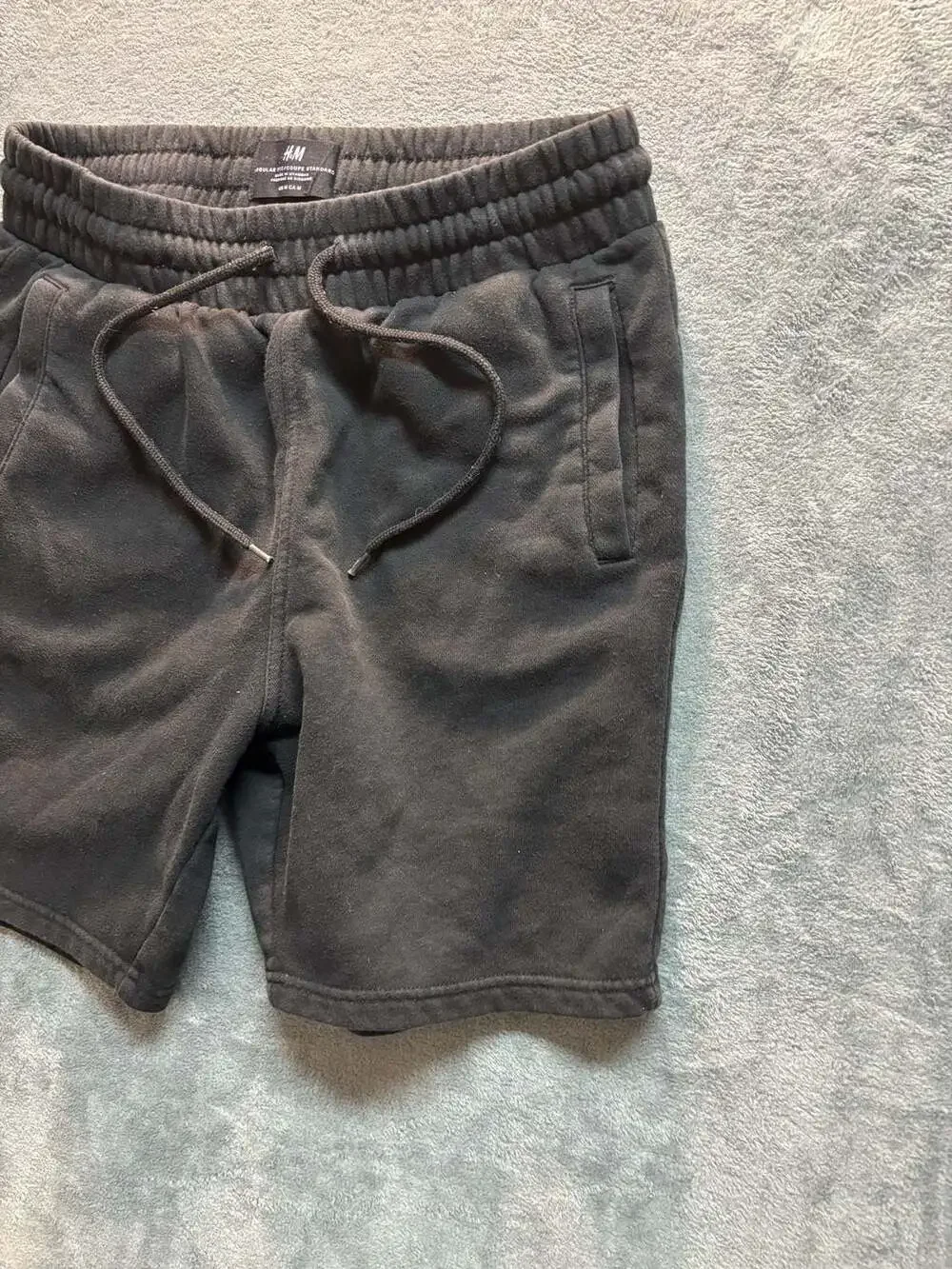 H&M Men's Regular Fit Sweat Shorts in Black